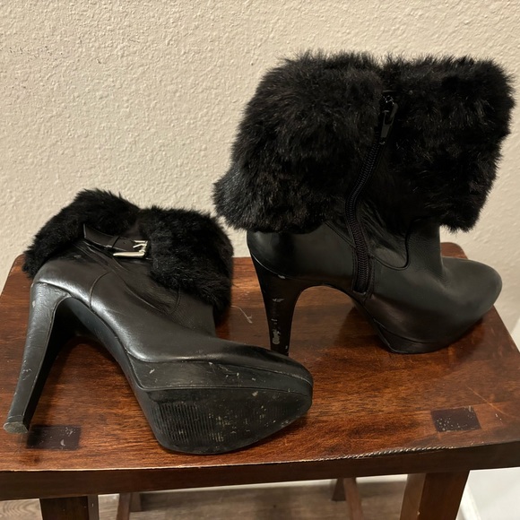 Women, leather ankle boots. Leather Scathes on the Heel - Picture 3 of 6